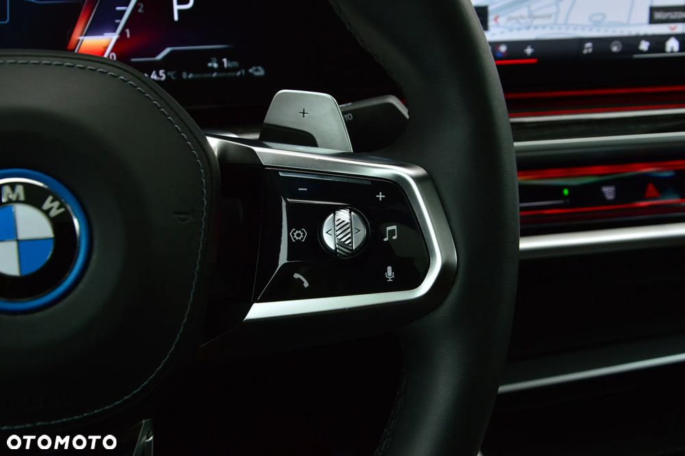 BMW Seria 7 750e PHEV xDrive M Sport sport - 29