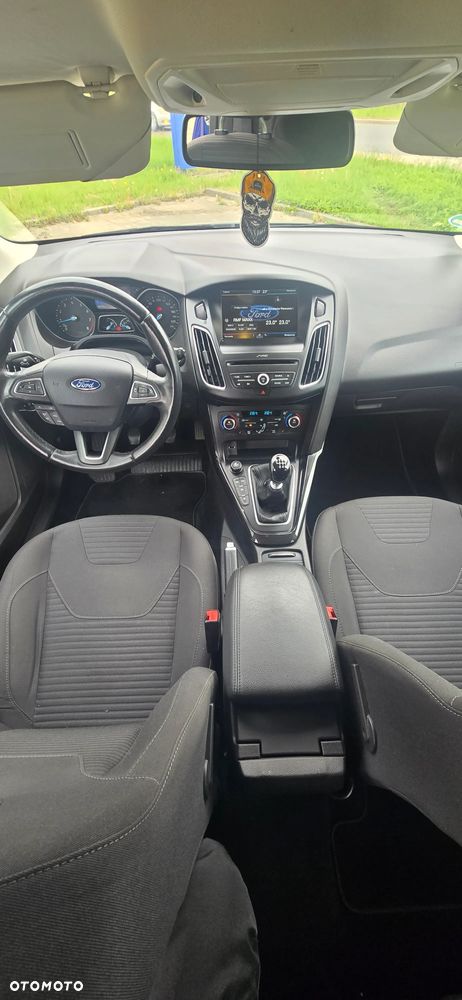 Ford Focus 1.0 EcoBoost Titanium - 28