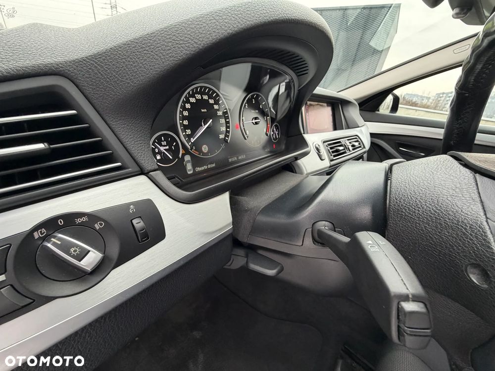 BMW Seria 5 518d - 10