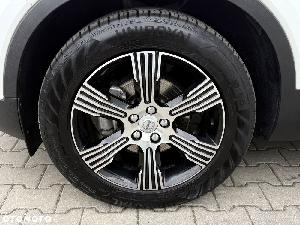 Volvo XC 40 - 18