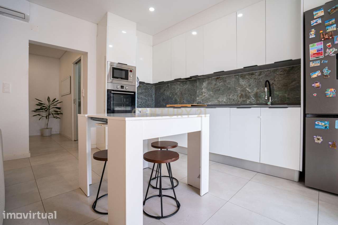 Apartamento T3 - 1º Andar totalmente Renovado - Grande imagem: 3/18
