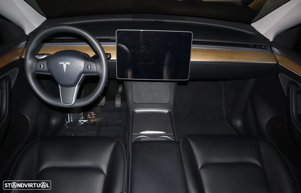 Tesla Model Y Standard - 11