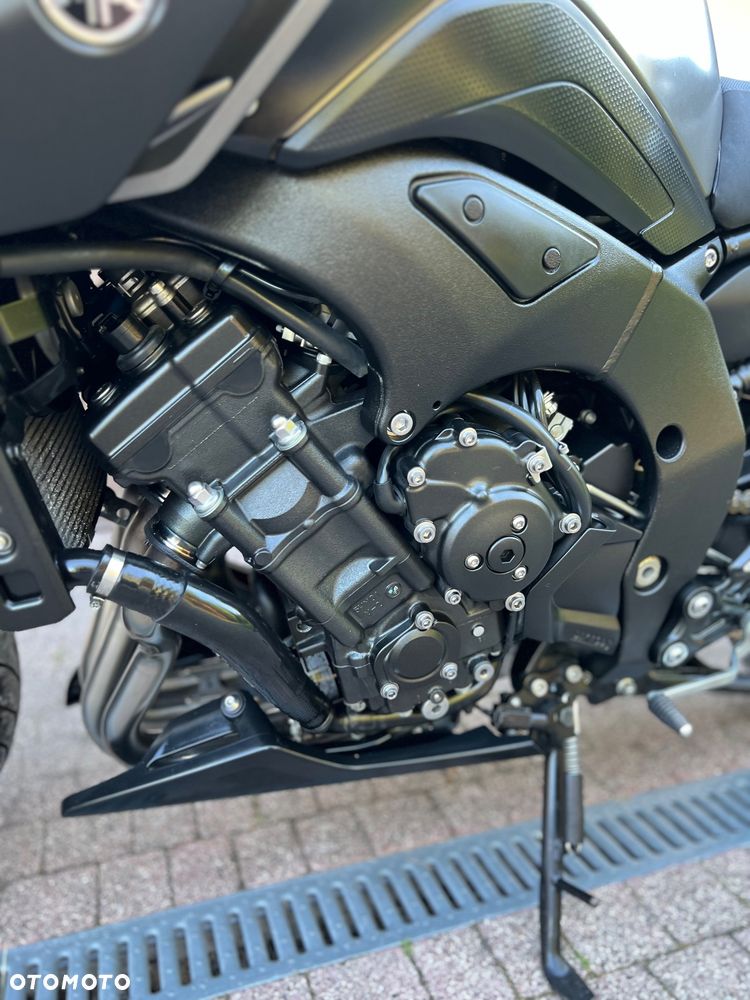 Yamaha FZ8 - 23
