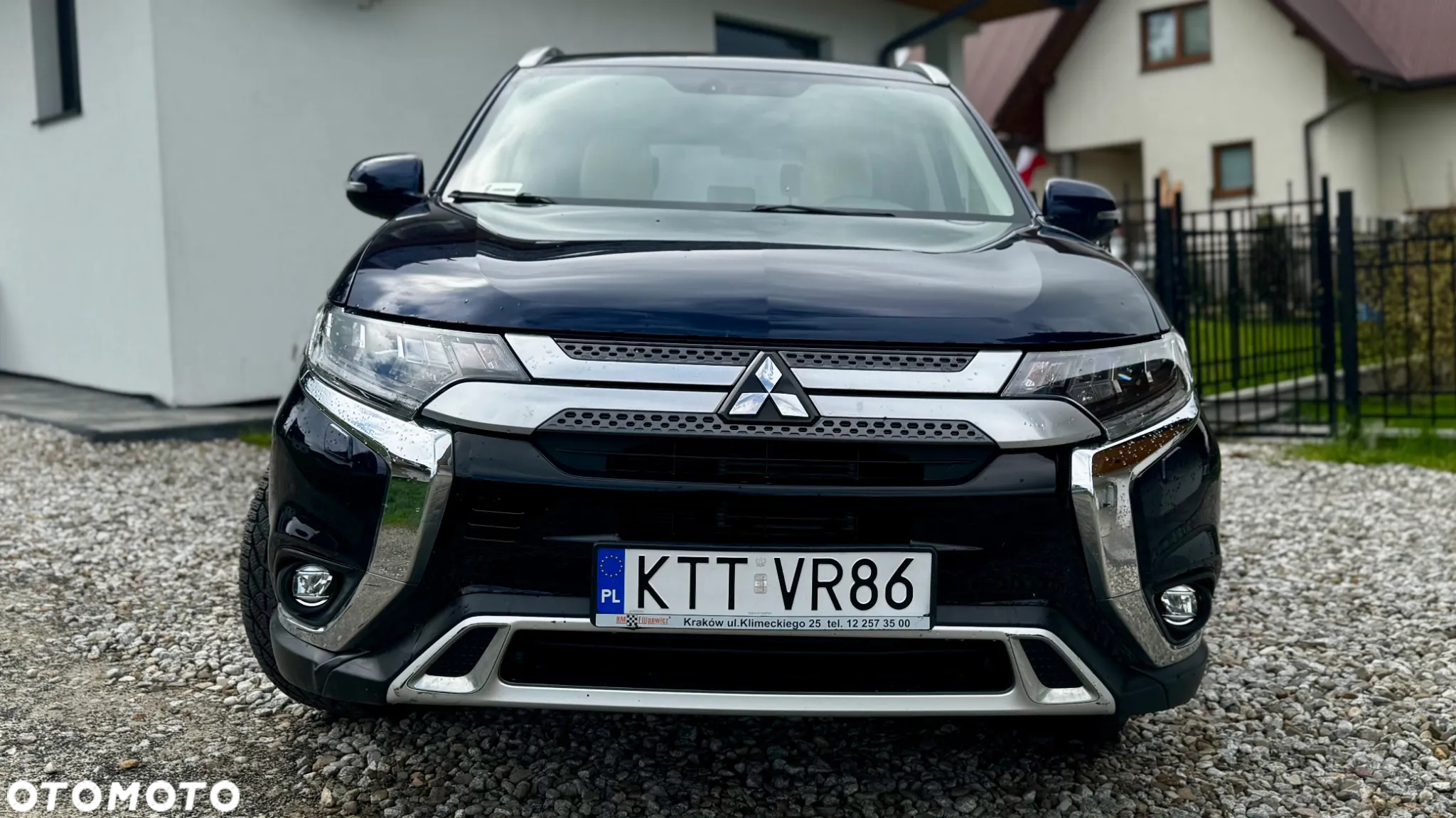 Mitsubishi Outlander - 10
