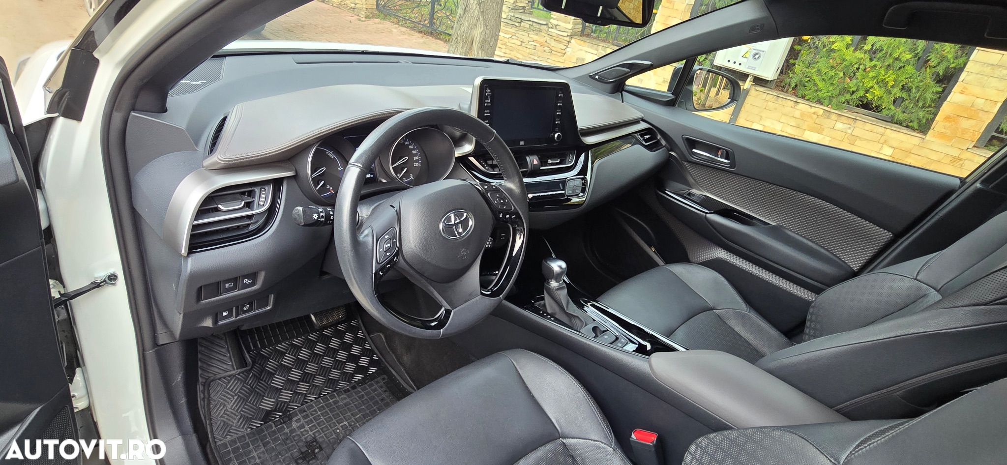 Toyota C-HR 2.0 HSD 184 CP 4x2 CVT Classy Bi-Tone - 6