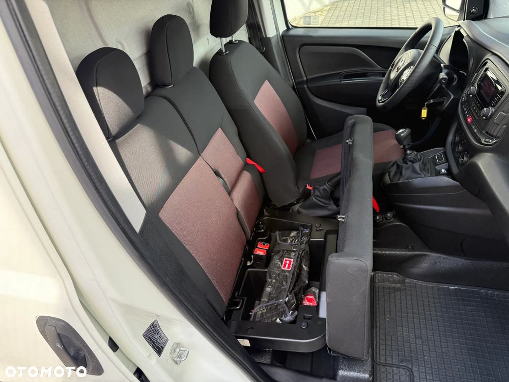 Fiat Doblo Furgon 3 Osobowy - 18