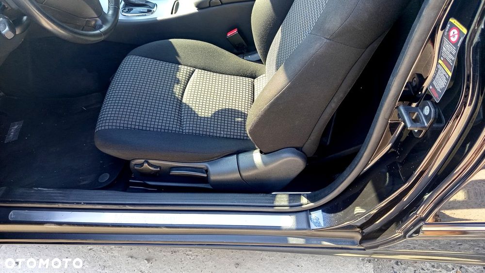 Mercedes-Benz Klasa C 180 Kompressor Automatik Sport Edition - 11