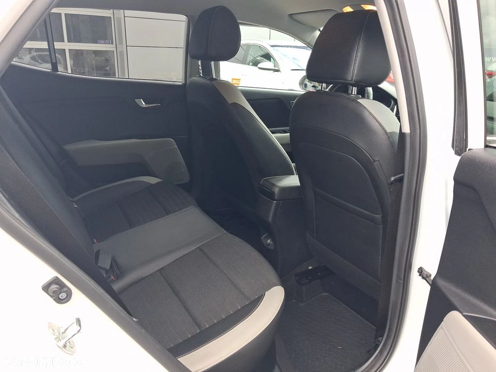 Kia Stonic 1.0 T-GDI L Business Line DCT - 10