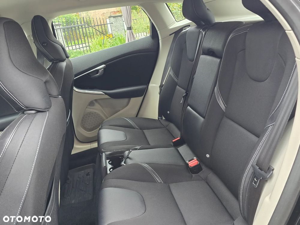 Volvo V40 T3 - 22