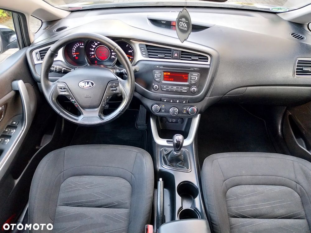 Kia Ceed 1.4 CVVT Dream Team Edition - 6