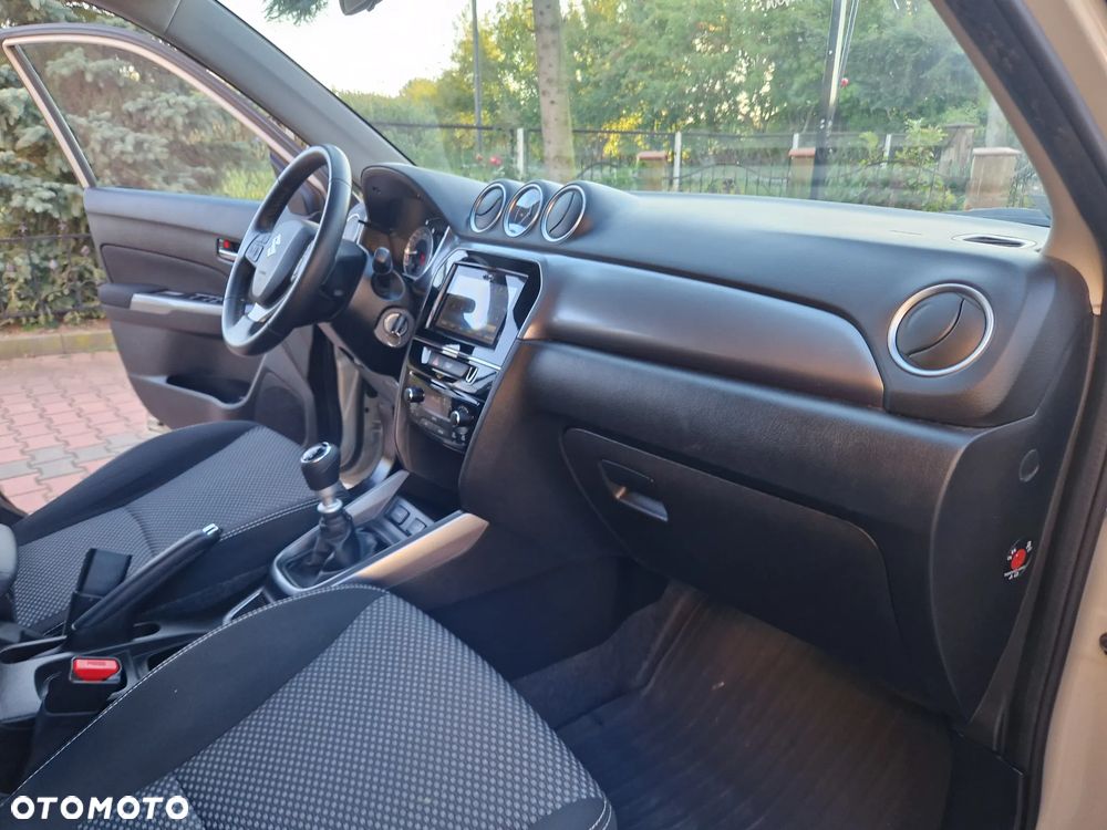 Suzuki Vitara 1.4 Boosterjet Premium 2WD - 28