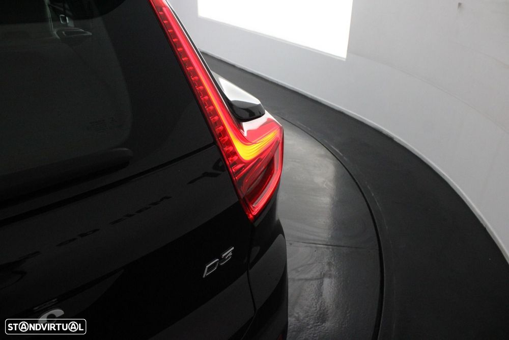 Volvo XC 40 2.0 D3 Momentum Plus Geartronic — fotografia 37