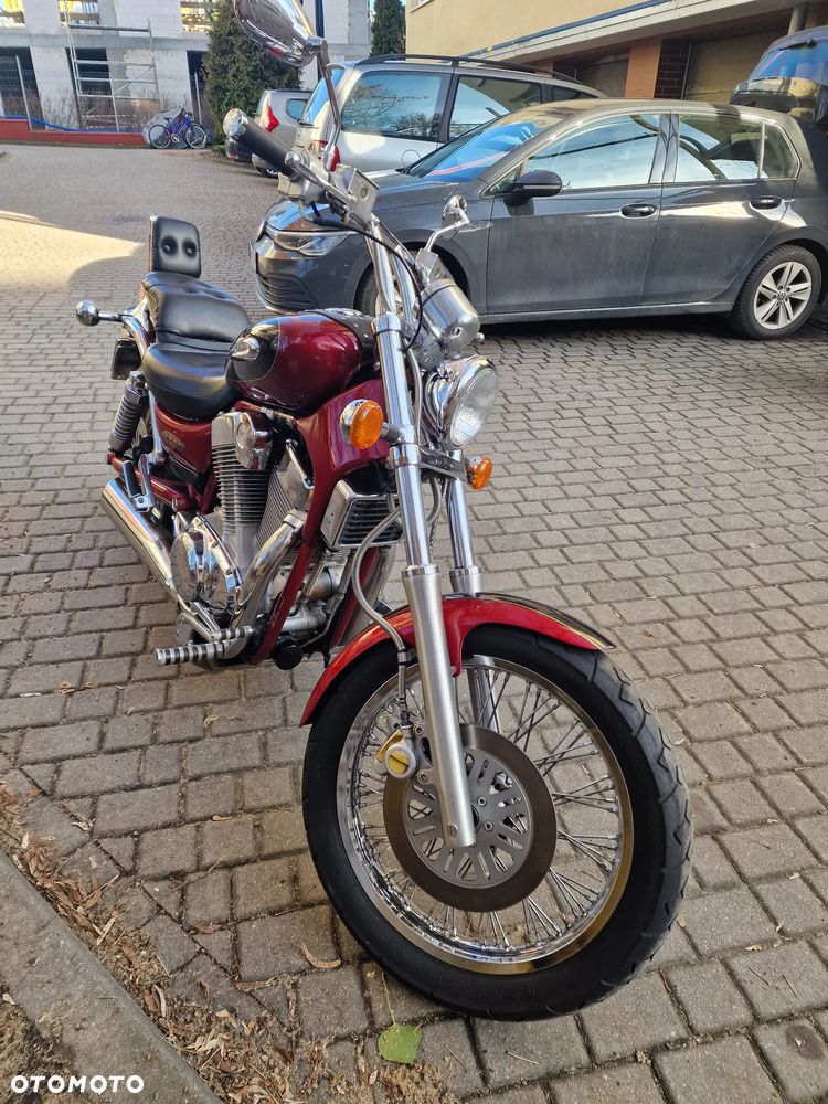 Suzuki Intruder - 3