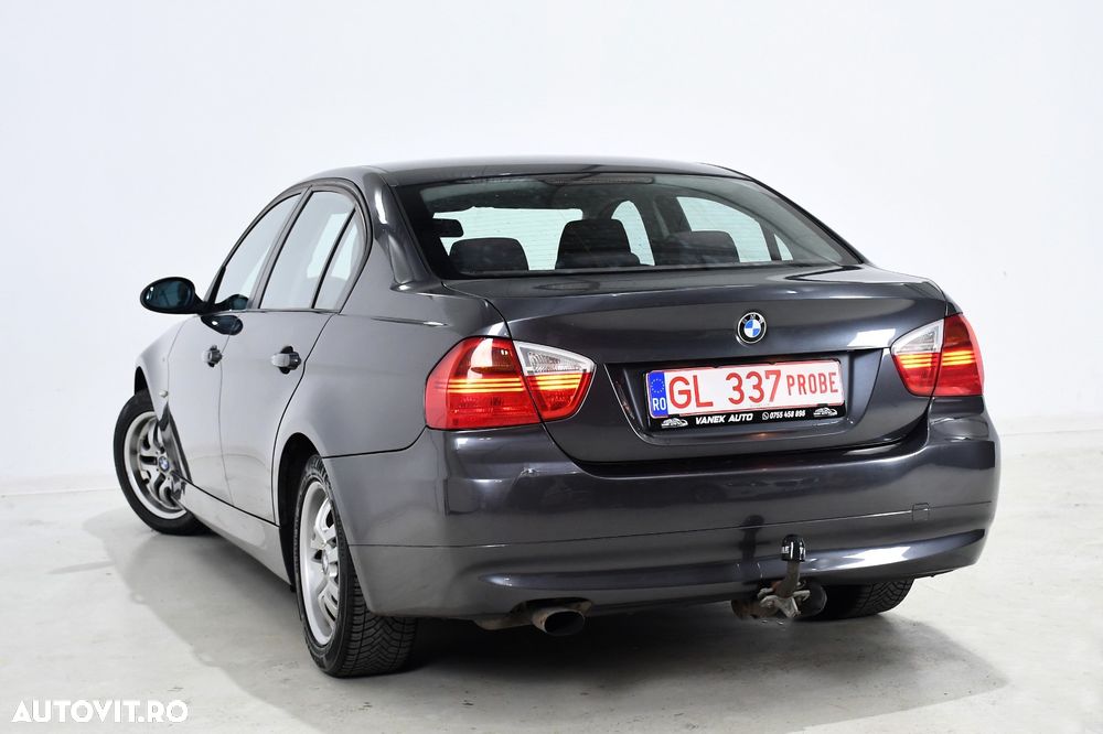 BMW Seria 3 318i - 5