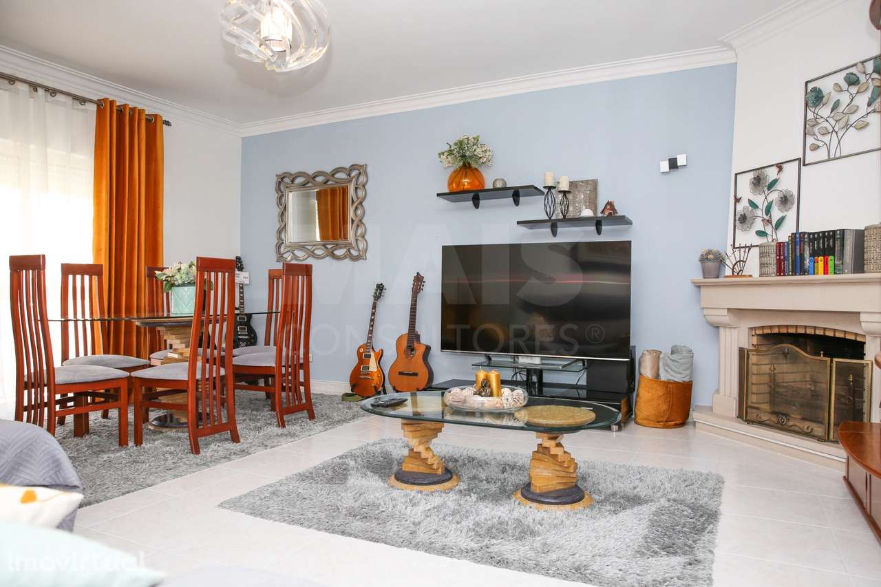 T3 Luminoso e Pronto a Habitar em Monte Abrão - Grande imagem: 3/28