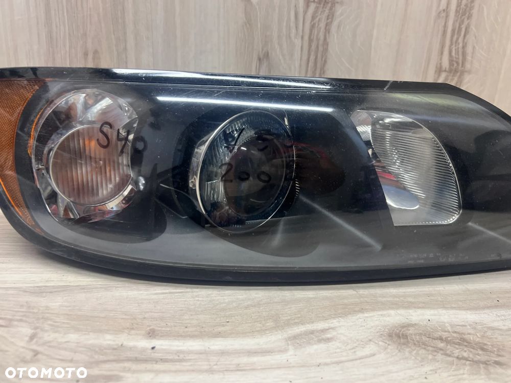 LAMPA PRAWA KOMPLETNA S40 II V50 2008r. 31213378 301198276 - 4