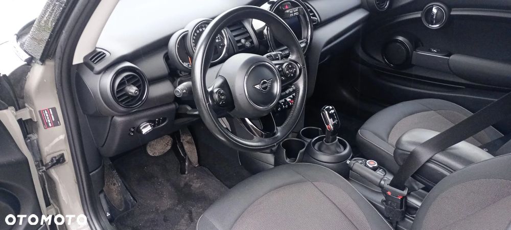MINI ONE Essential Trim - 16