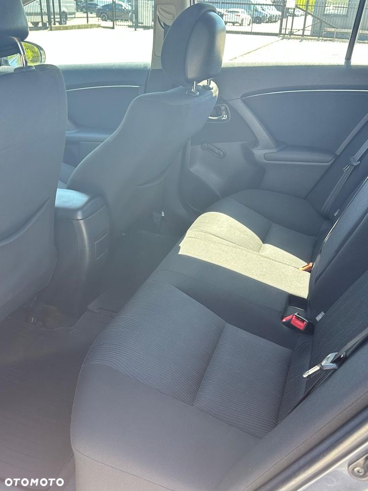 Toyota Avensis 1.6 Edition - 9