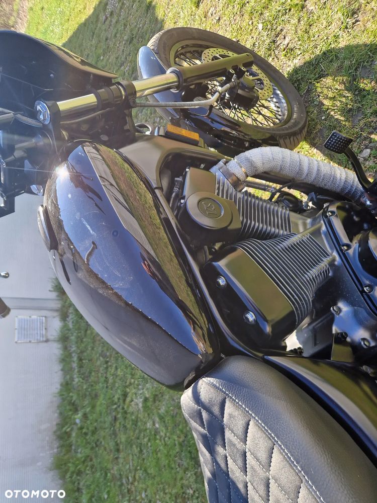 Suzuki Intruder - 15