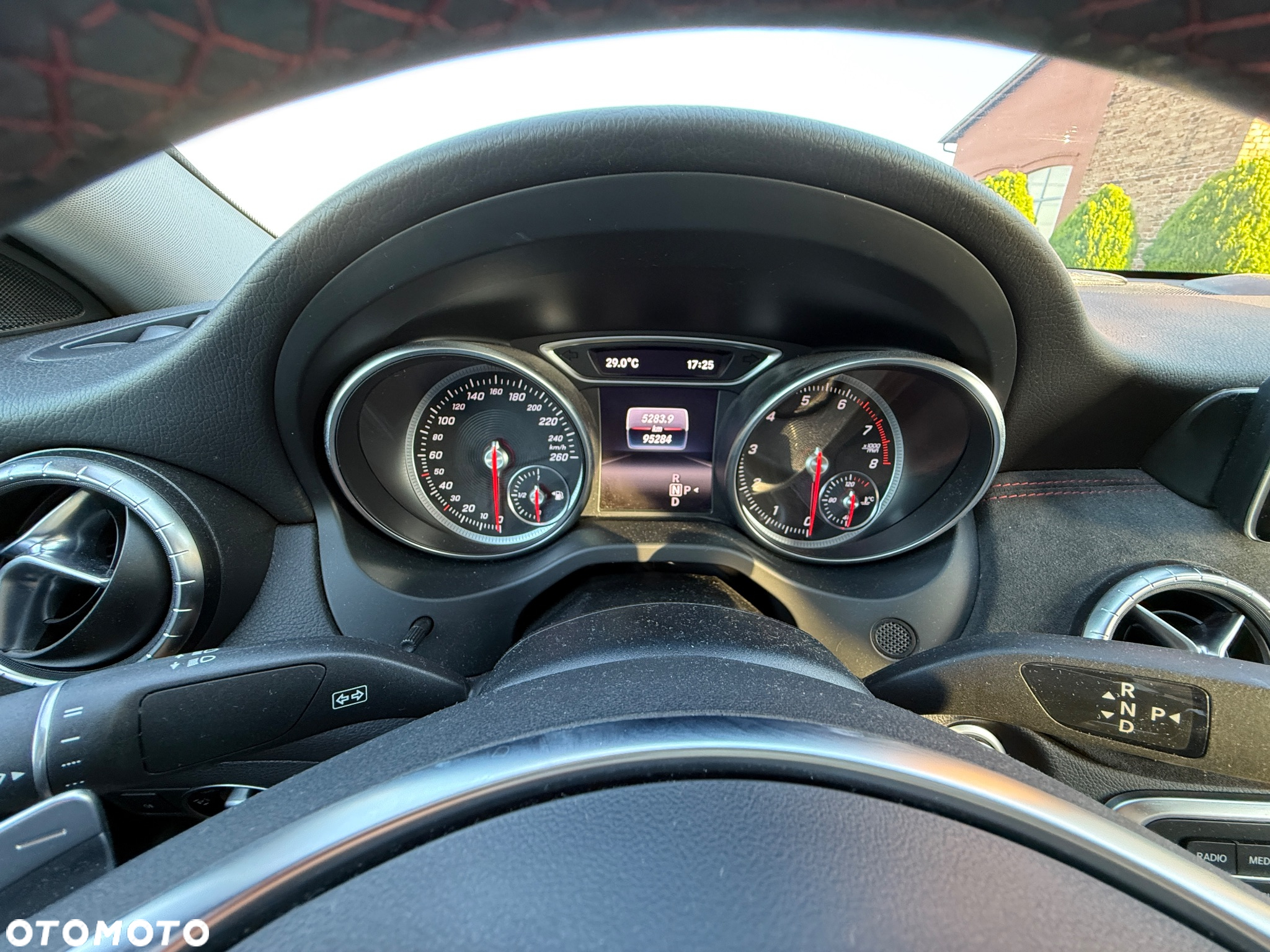 Mercedes-Benz CLA 220 4-Matic AMG Line - 10