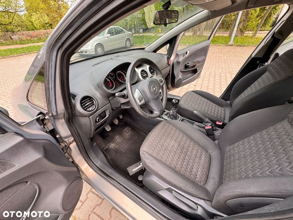 Opel Corsa 1.2 16V Essentia - 8