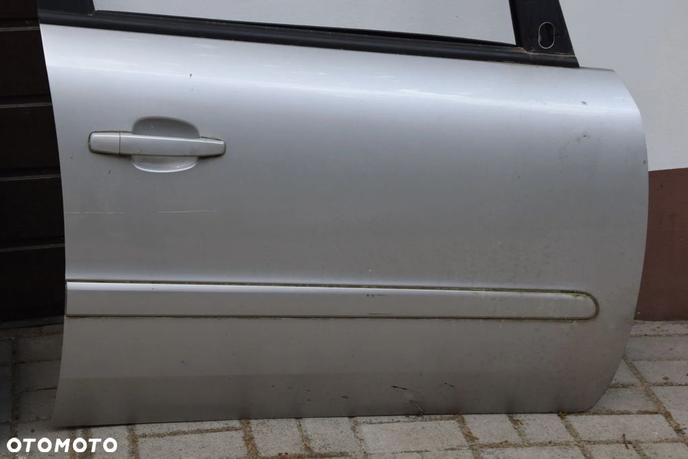 Opel Zafira B 05-14 Drzwi Prawy przód tył prawe przednie tylne srebrne Z157 bez korozji - 5