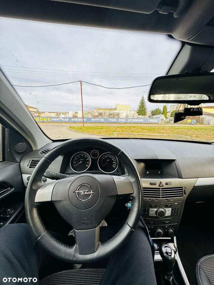 Opel Astra 1.6 Essentia - 10