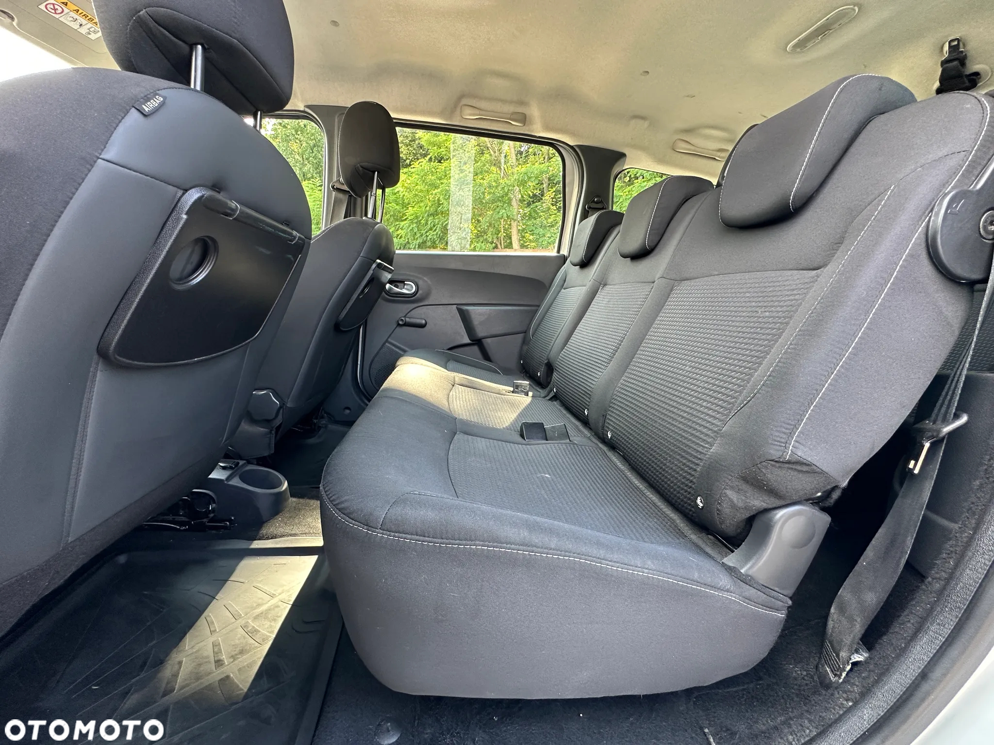 Dacia Lodgy 1.5 Blue dCi Laureate S&S EU6d - 13