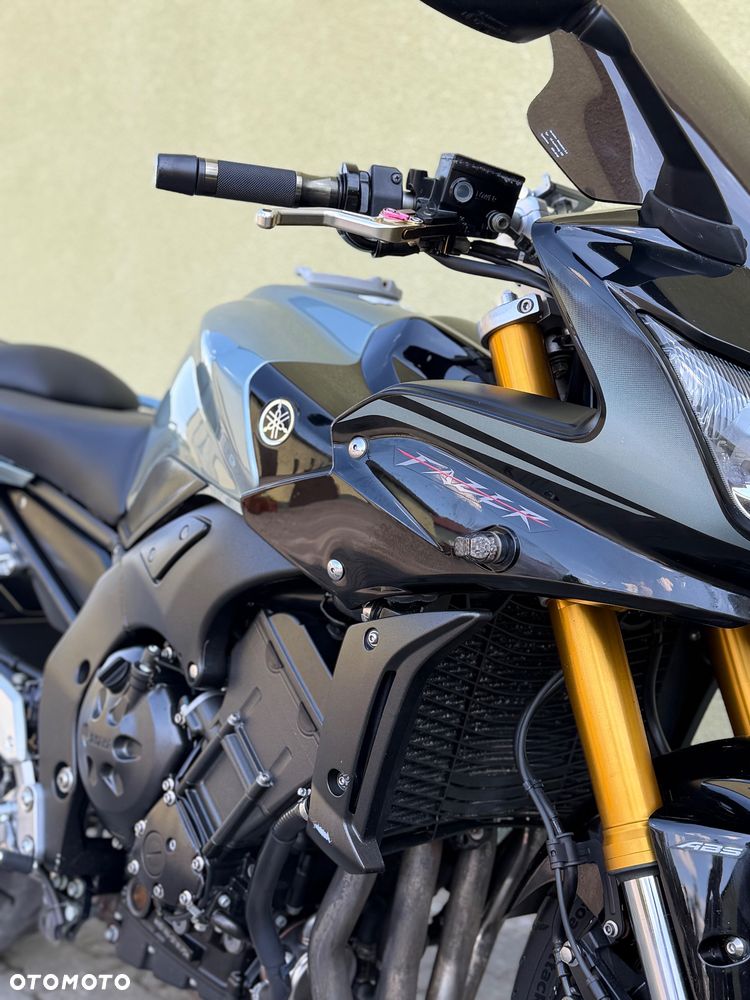 Yamaha FZ - 4