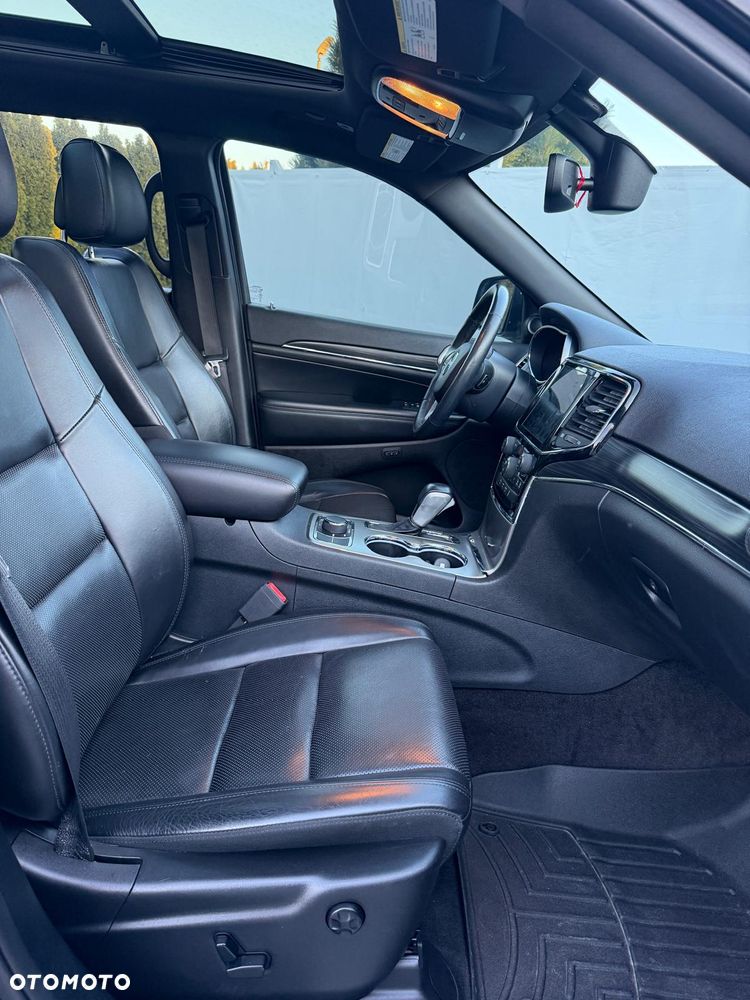 Jeep Grand Cherokee - 30