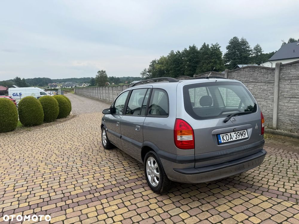 Opel Zafira 1.6 16V Club - 6