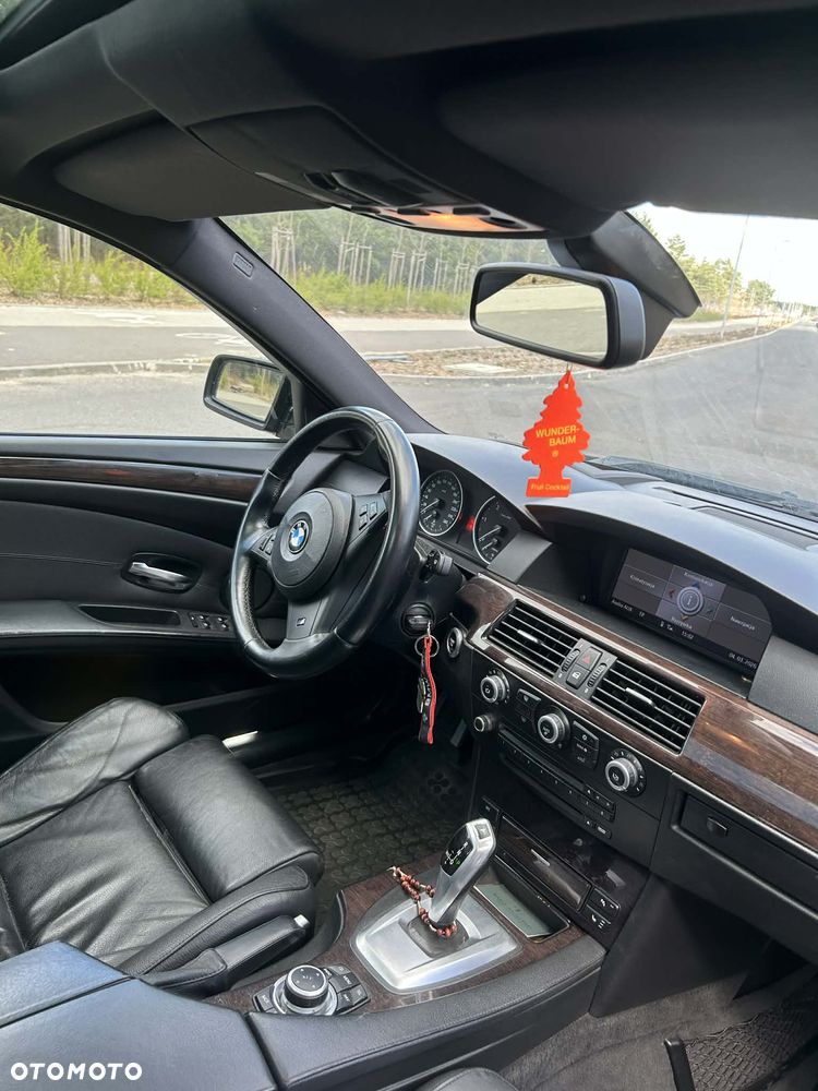 BMW Seria 5 525d - 13