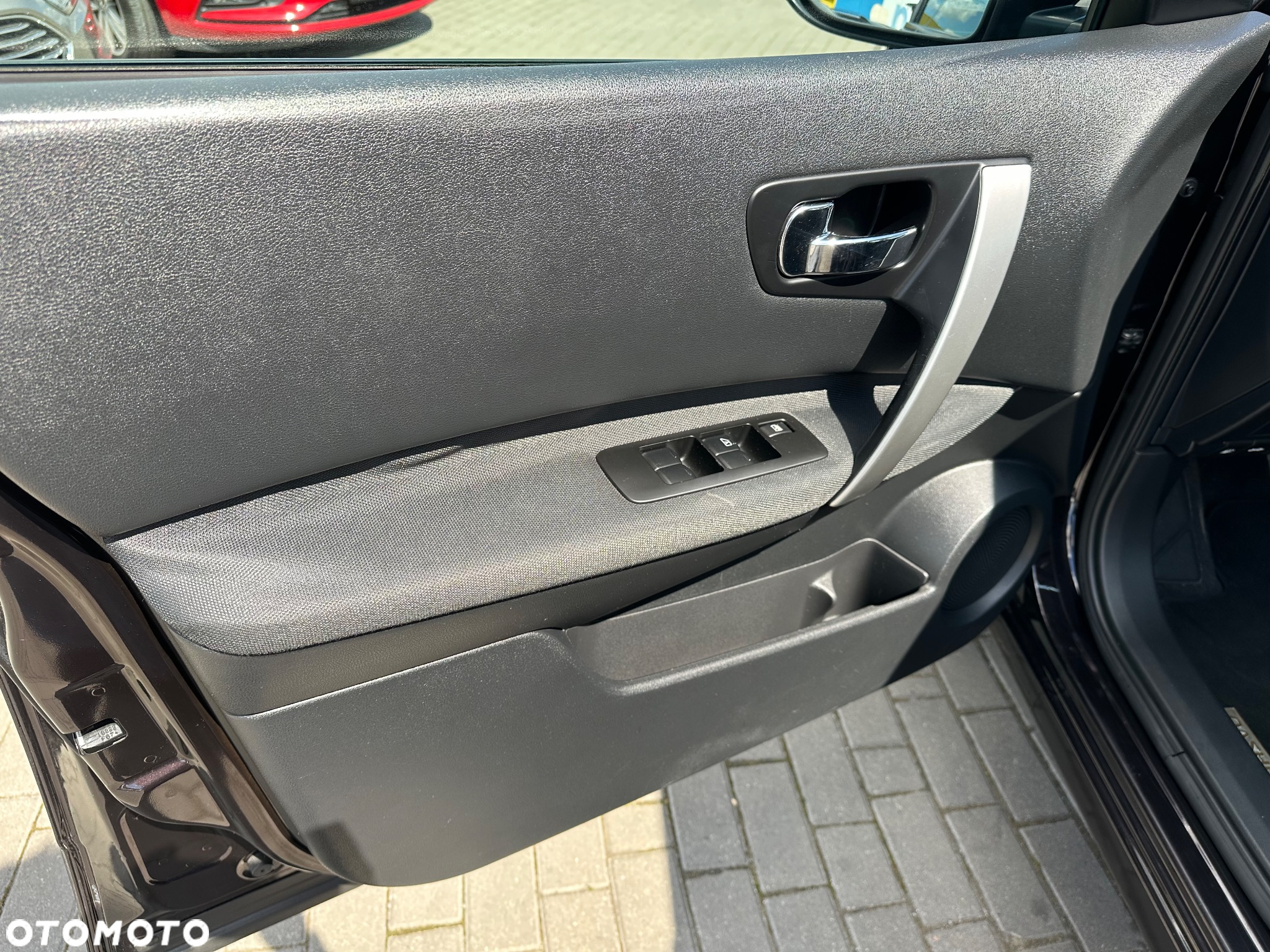Nissan Qashqai 2.0 dCi DPF 4x4 tekna - 12