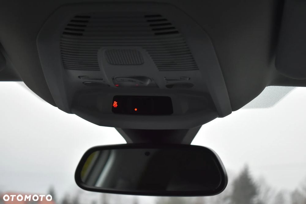 Peugeot 5008 1.5 BlueHDI Allure S&S EAT8 - 33