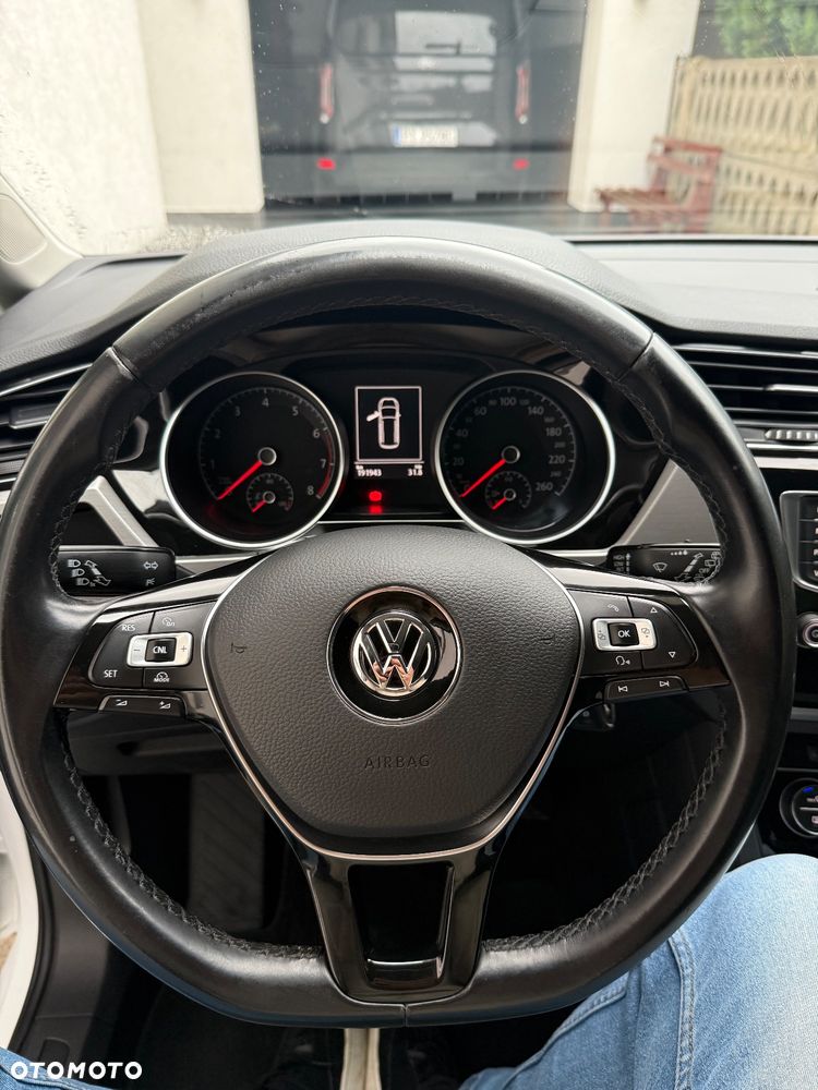 Volkswagen Touran - 8