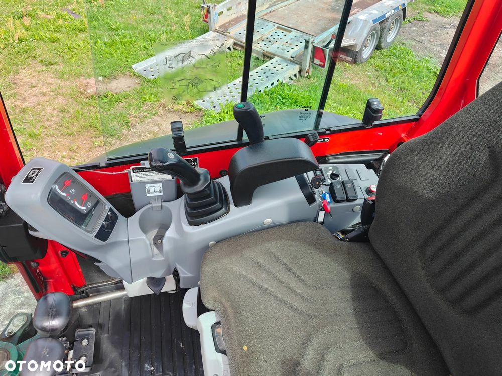 Kubota U27 - 11