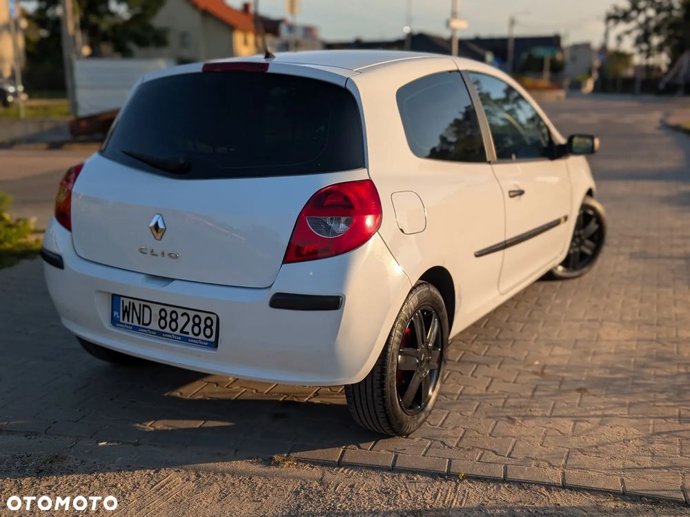 Renault Clio - 7