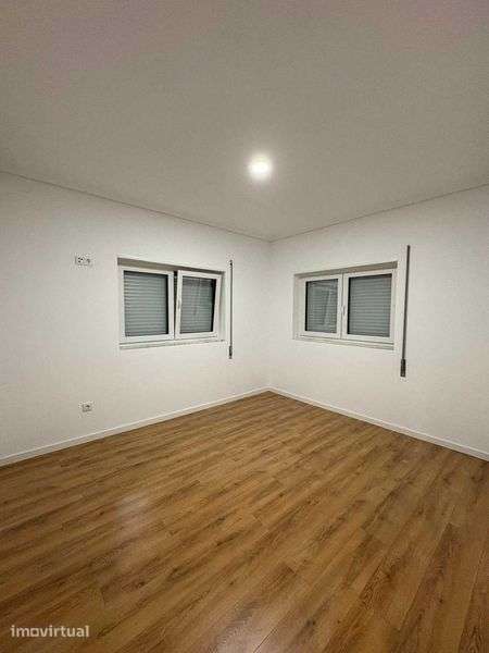 Apartamento T2 totalmente remodelado em Vale de Grou - Grande imagem: 3/4