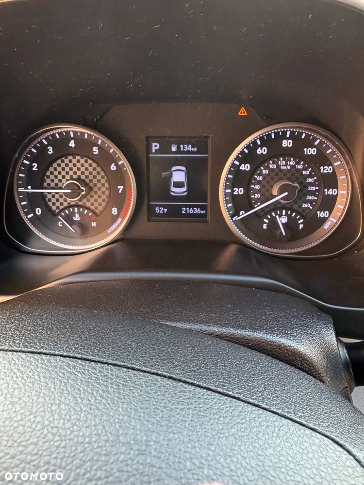 Hyundai Elantra - 12
