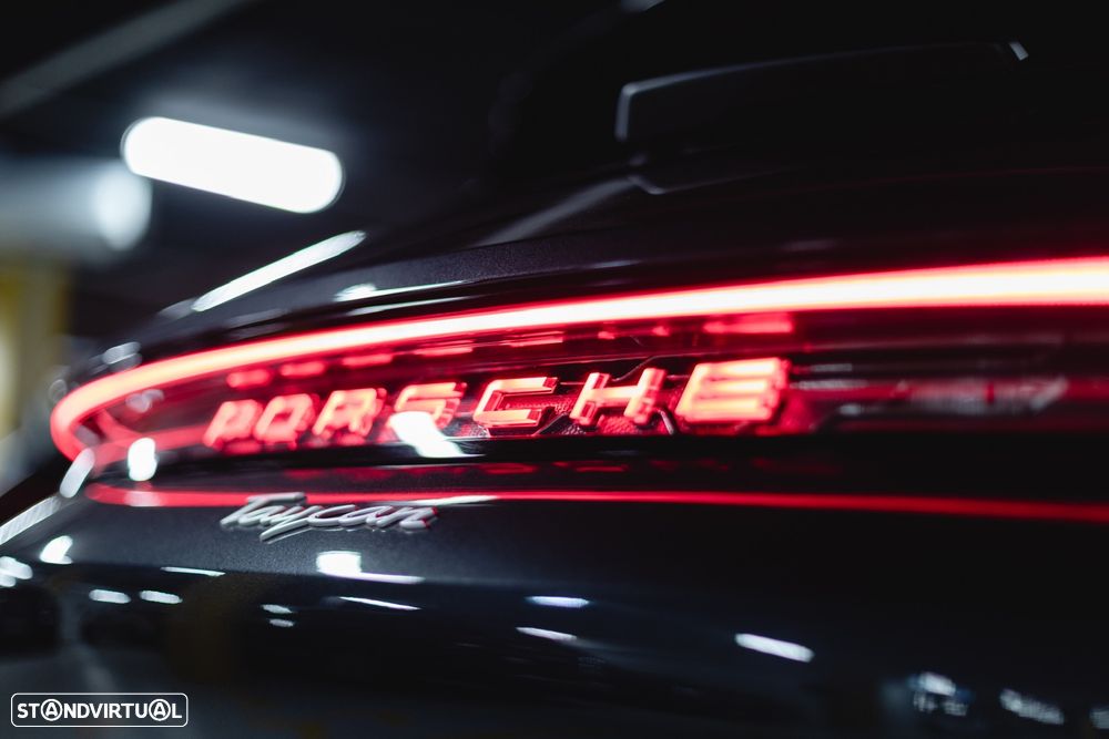 Porsche Taycan Sport Turismo - 20