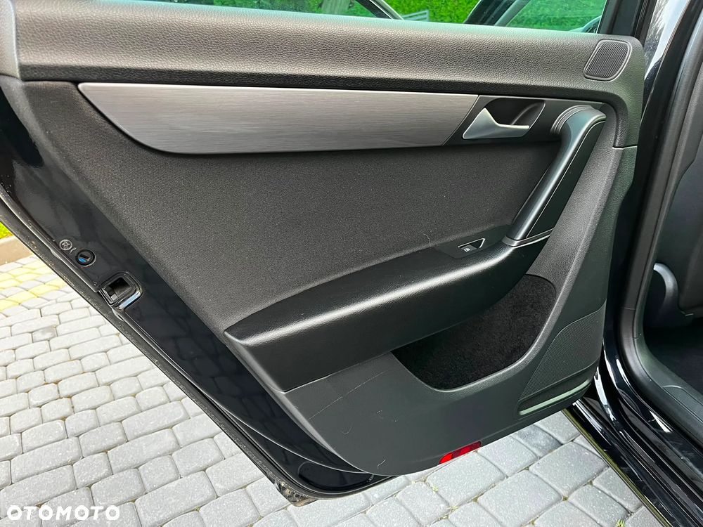 Volkswagen Passat 2.0 TDI Comfortline DSG - 13