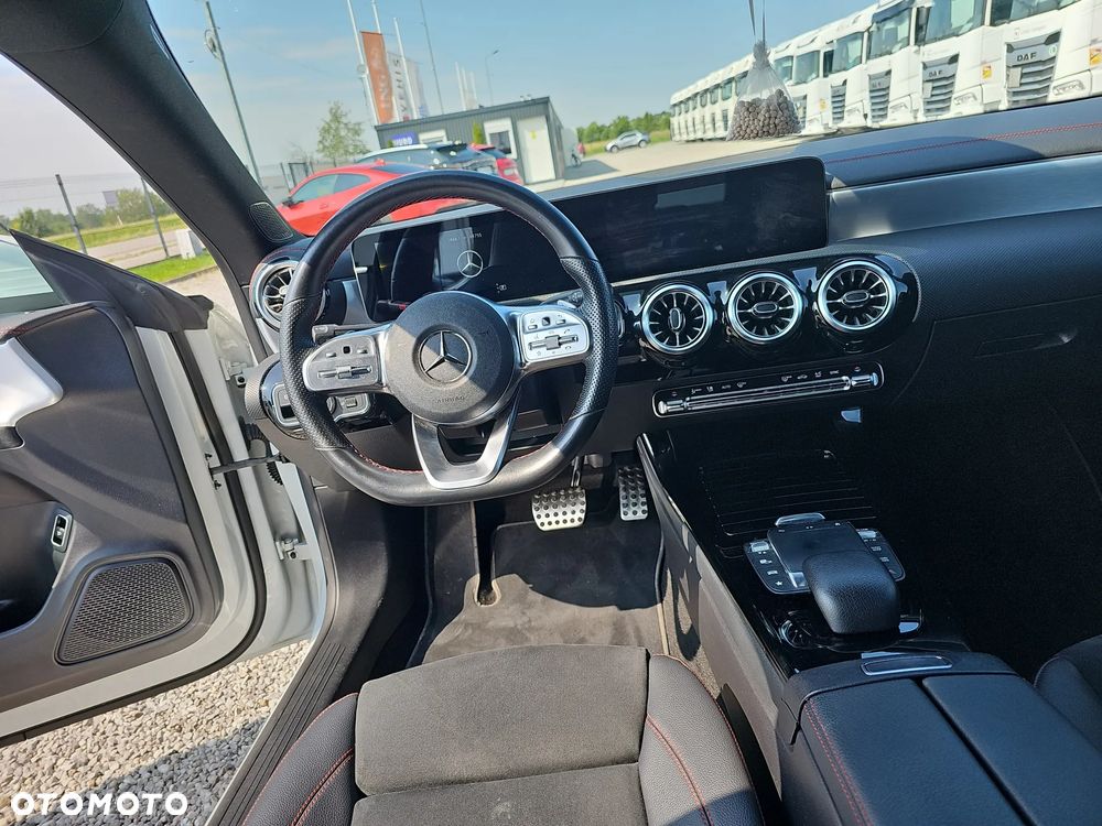 Mercedes-Benz CLA 200 d AMG Line 8G-DCT - 11