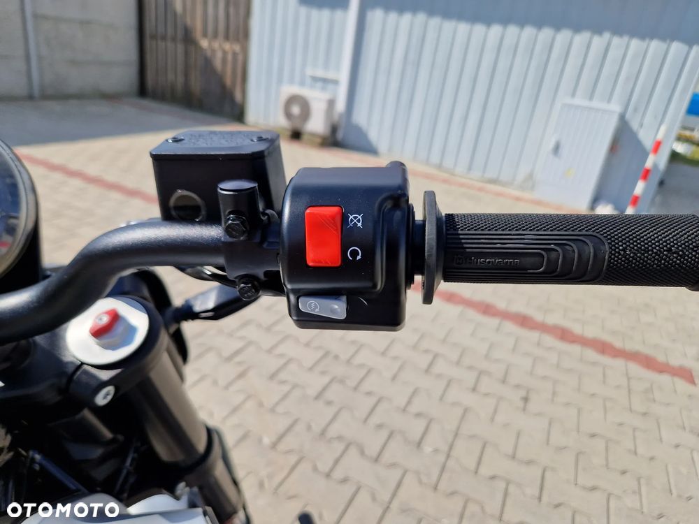 Husqvarna Vitpilen - 35