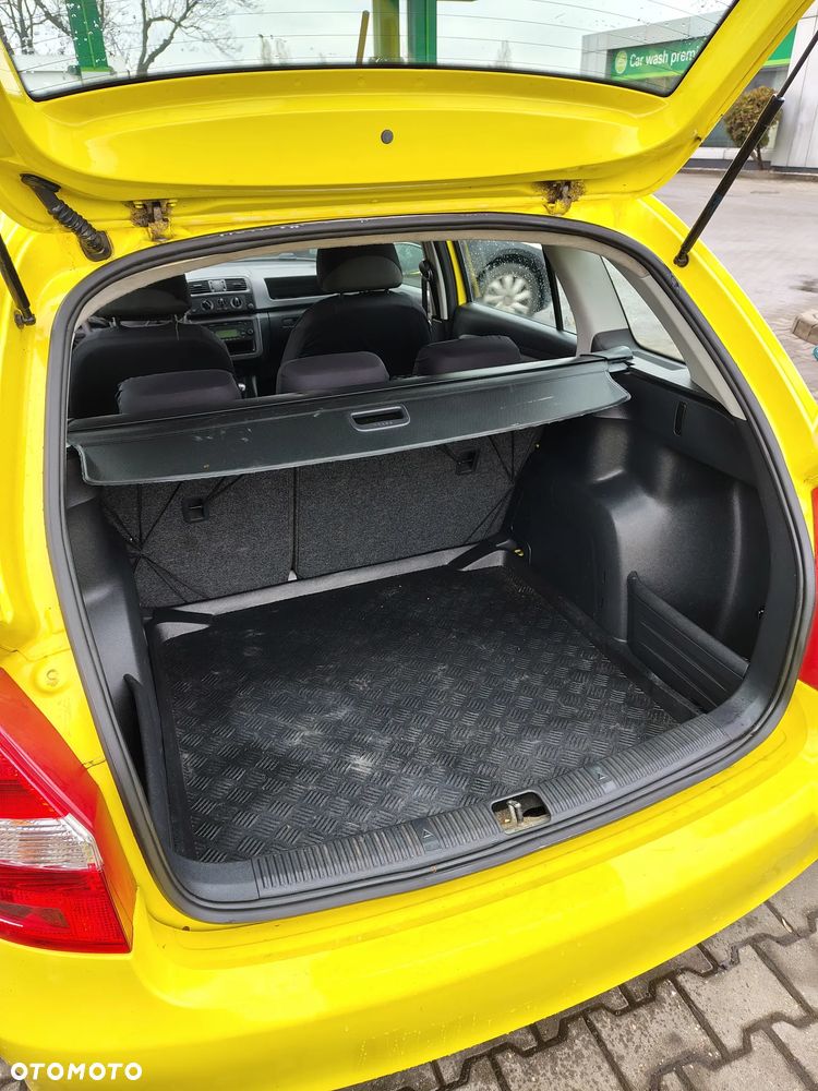 Skoda Fabia 1.4 16V Active - 11