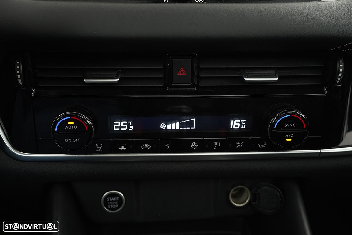 Nissan Qashqai 1.3 DIG-T N-Connecta LED - 12
