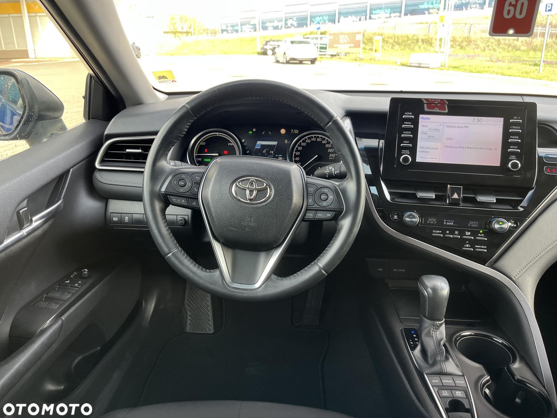 Toyota Camry 2.5 Hybrid Comfort CVT - 12