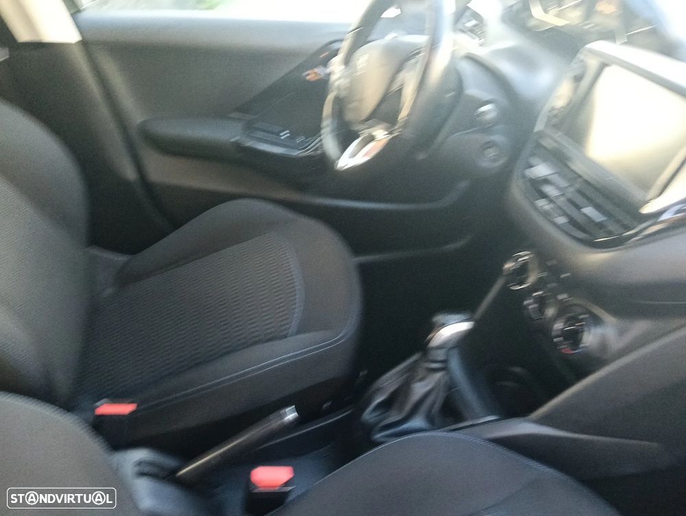 Peugeot 208 1.2 PureTech Style - 38
