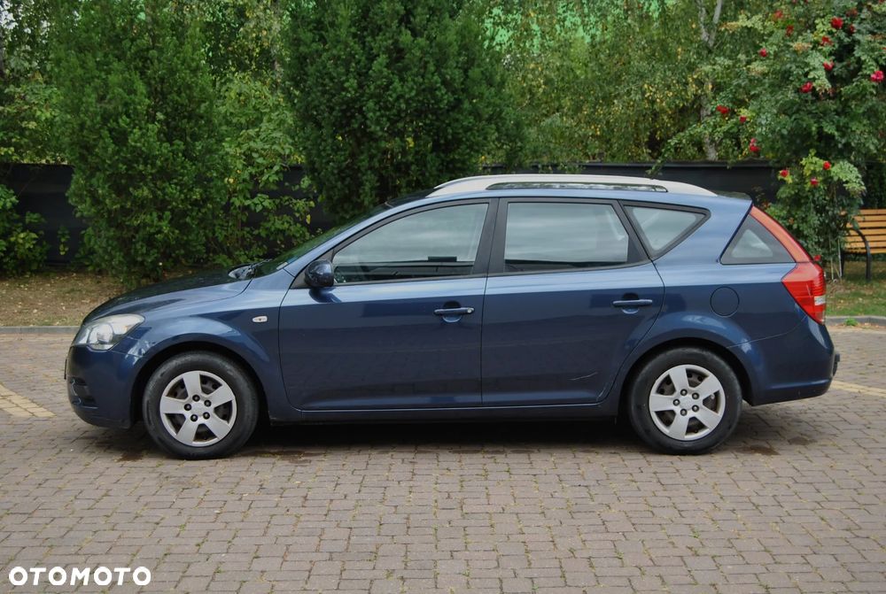 Kia Ceed 1.4 CVVT SW Spirit - 16
