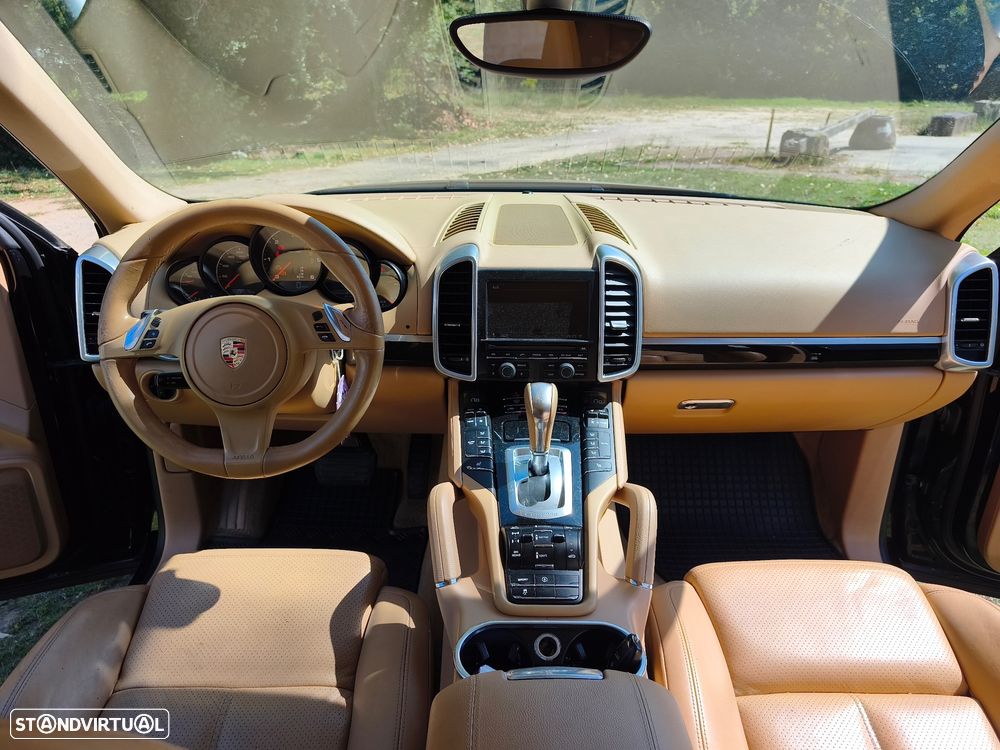 Porsche Cayenne Platinum Edition - 16