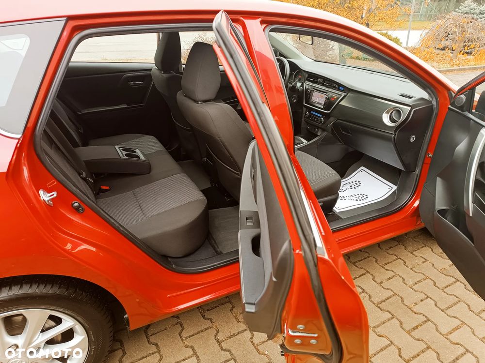 Toyota Auris - 22